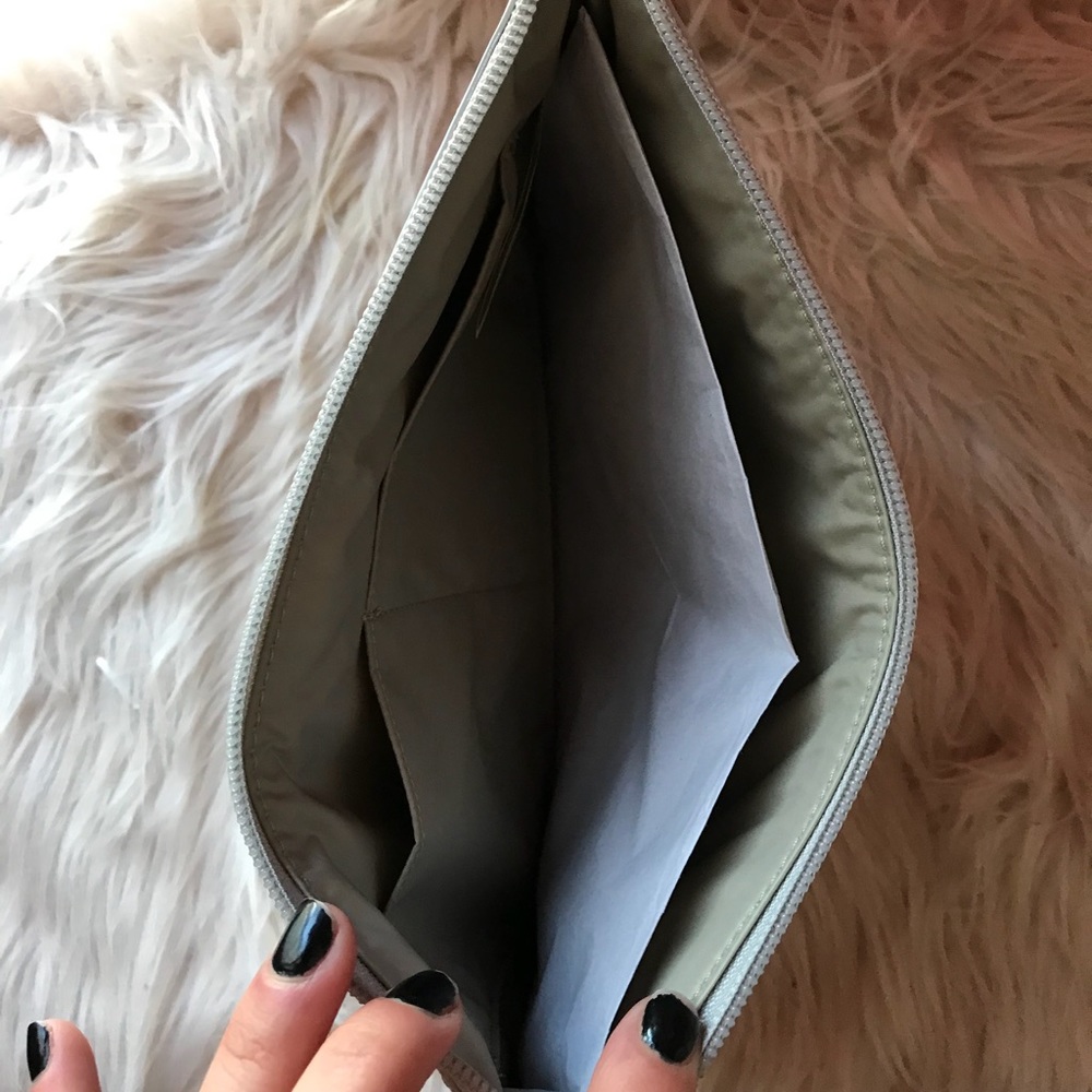 NTW Kate Spade Pouch ♠️ - Picture 4 of 4